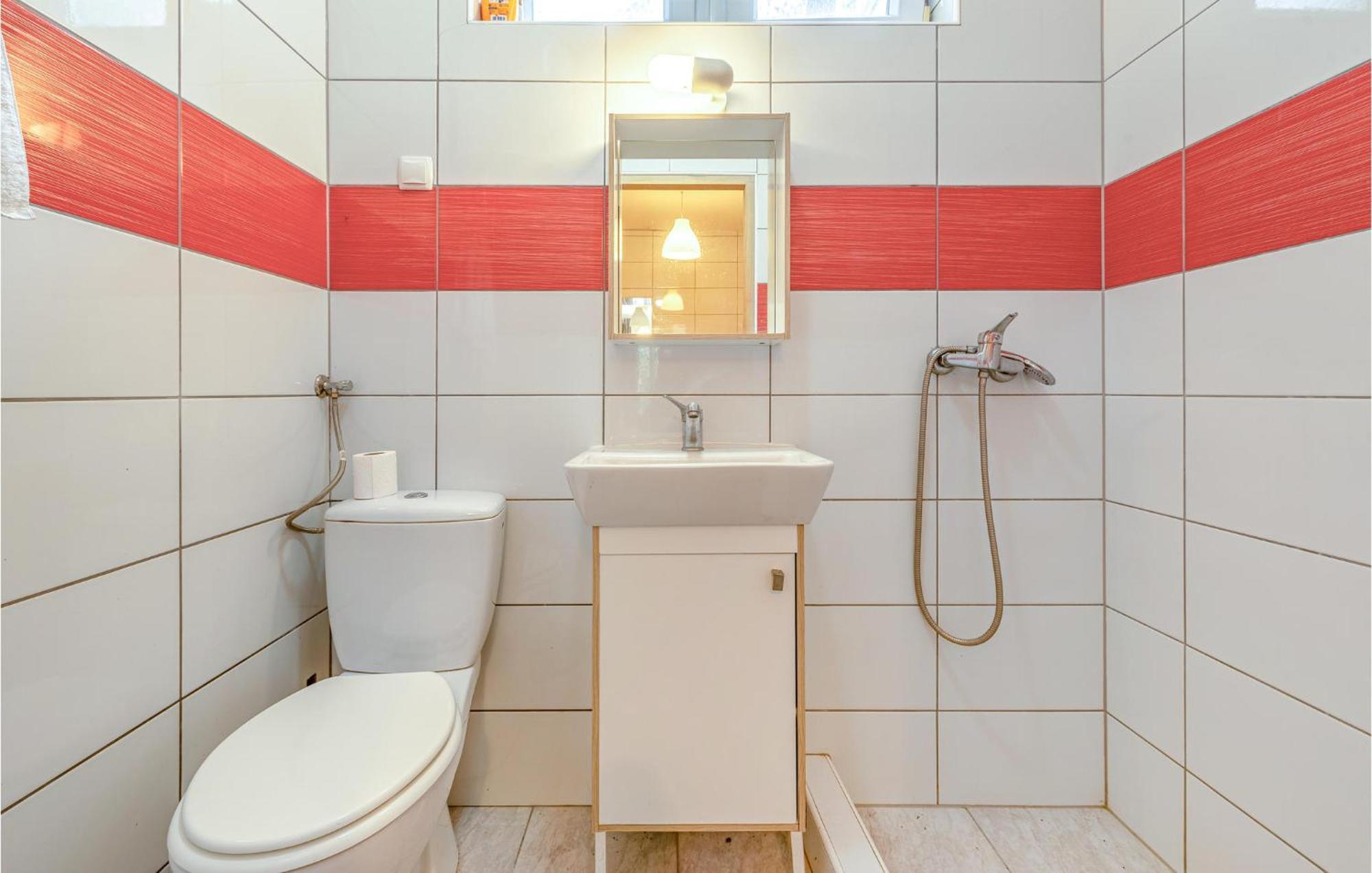 Pet Friendly Apartment In Novalja With Kitchen Dış mekan fotoğraf